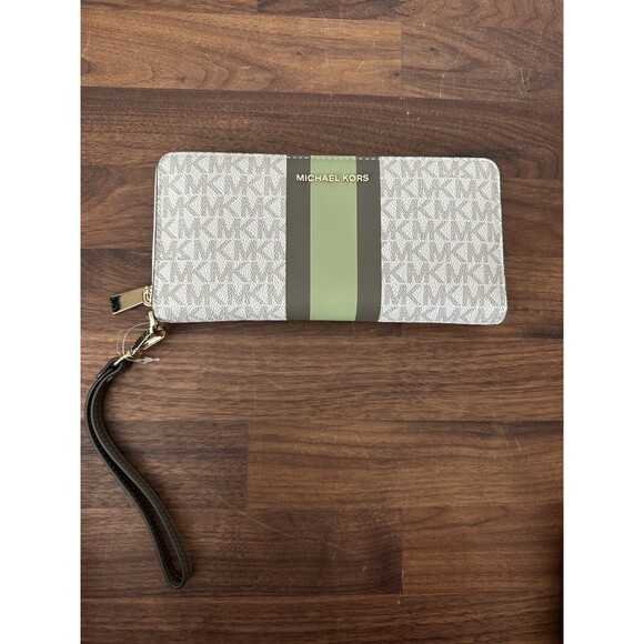 Michael Kors Jet Set Large Travel Continental Wallet Sage/Olive NWT - Picture 1 of 7